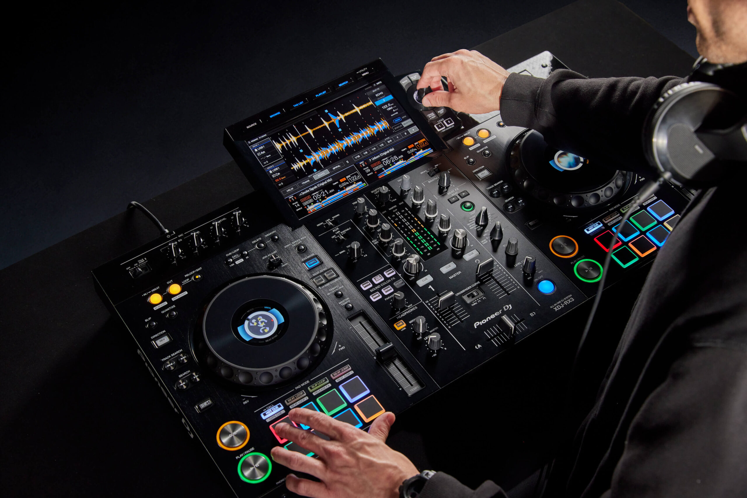 Pioneer DJ〉が2chオールインワンDJシステムの新モデル「XDJ-RX3」を11 